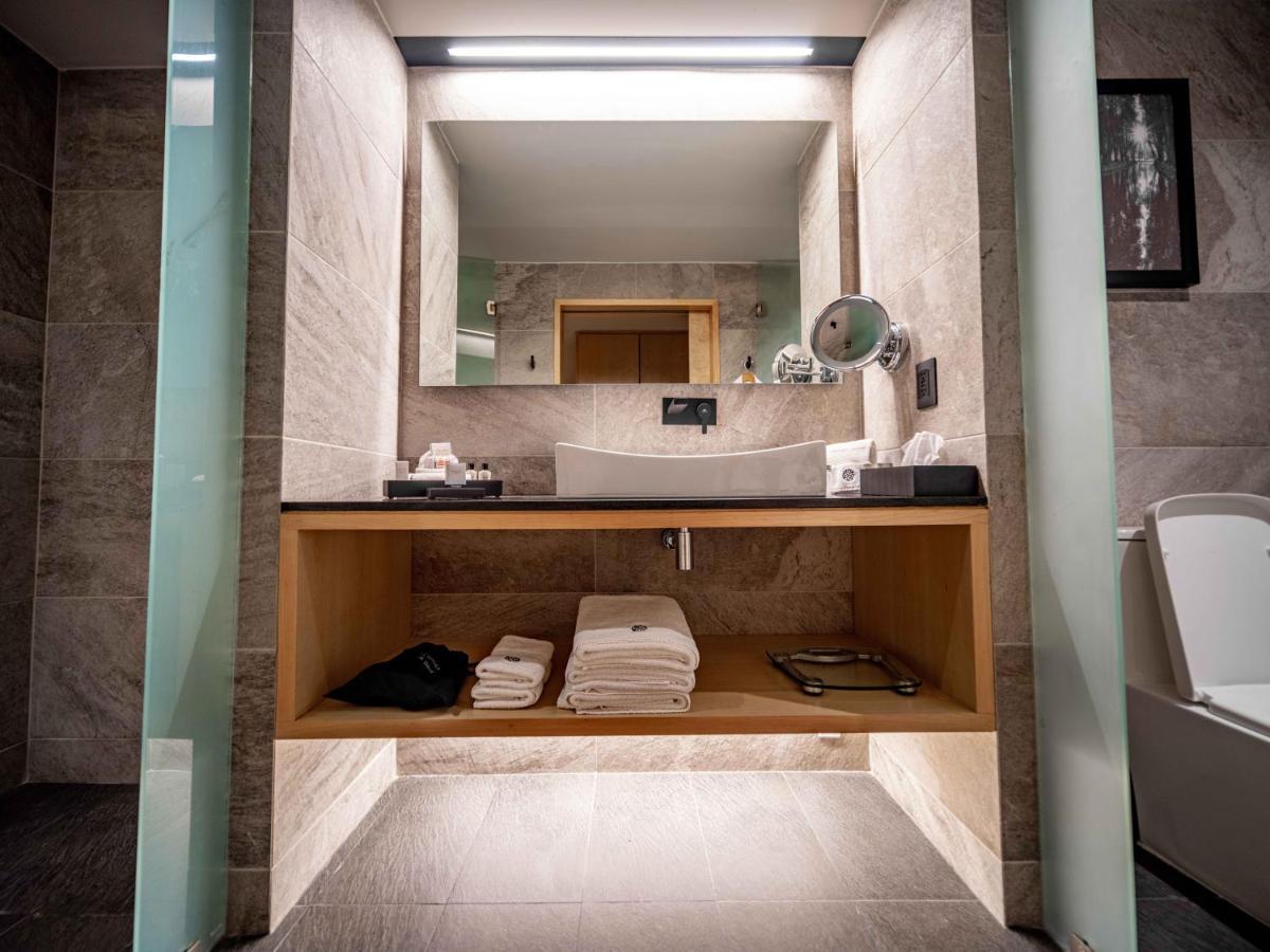 Galeria Plaza San Jeronimo Hotel Мексико Сити Екстериор снимка Bathroom