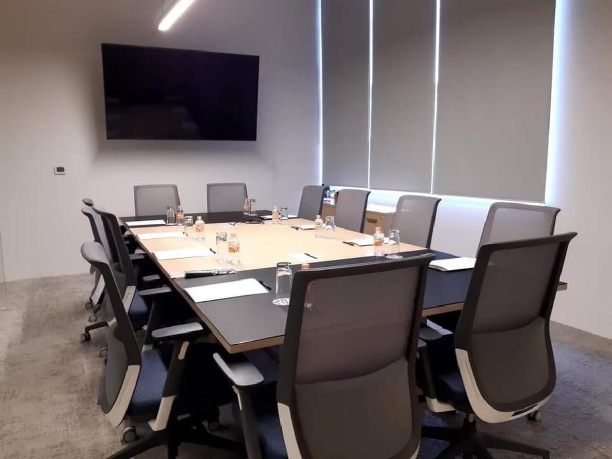 Galeria Plaza San Jeronimo Hotel Мексико Сити Екстериор снимка Boardroom at the headquarters of the International Centre for Missing & Exploited Children