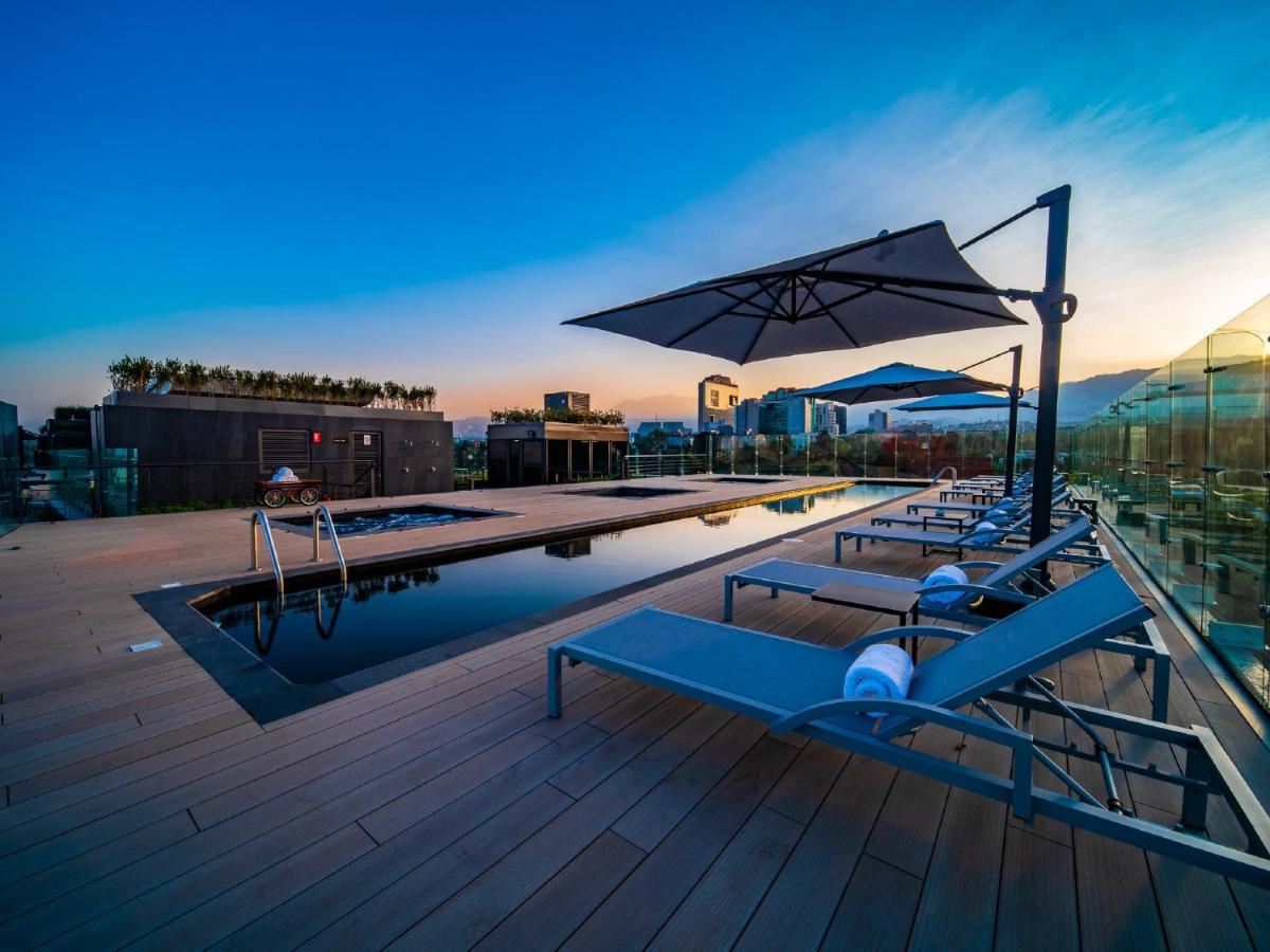 Galeria Plaza San Jeronimo Hotel Мексико Сити Екстериор снимка Rooftop pool at the hotel