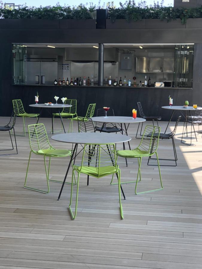 Galeria Plaza San Jeronimo Hotel Мексико Сити Екстериор снимка Wire chairs