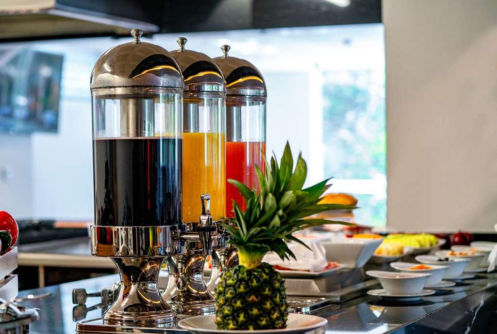 Galeria Plaza San Jeronimo Hotel Мексико Сити Ресторант снимка Juice dispensers